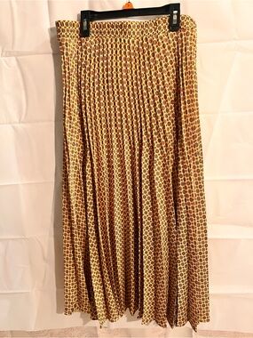 Max Studio Pleated Maxi Skirt in Yellow and Brown Geometric Print